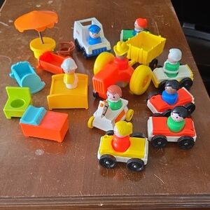 Vintage Fisher Price Little People Lot